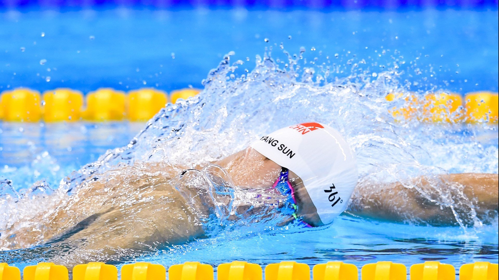 库里：每一次“飙远射”都在书写NBA历史的新篇章！，库里早期比赛